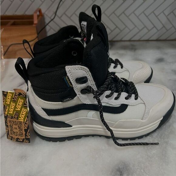 Vans MTE UltraRange EXO Hi Shoe size 7.5 Men 9 Women - Picture 1 of 9